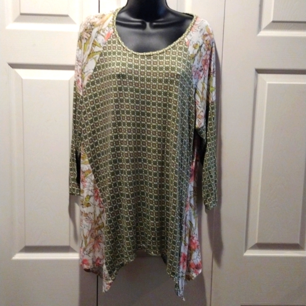 Cato Floral Top 14/16W